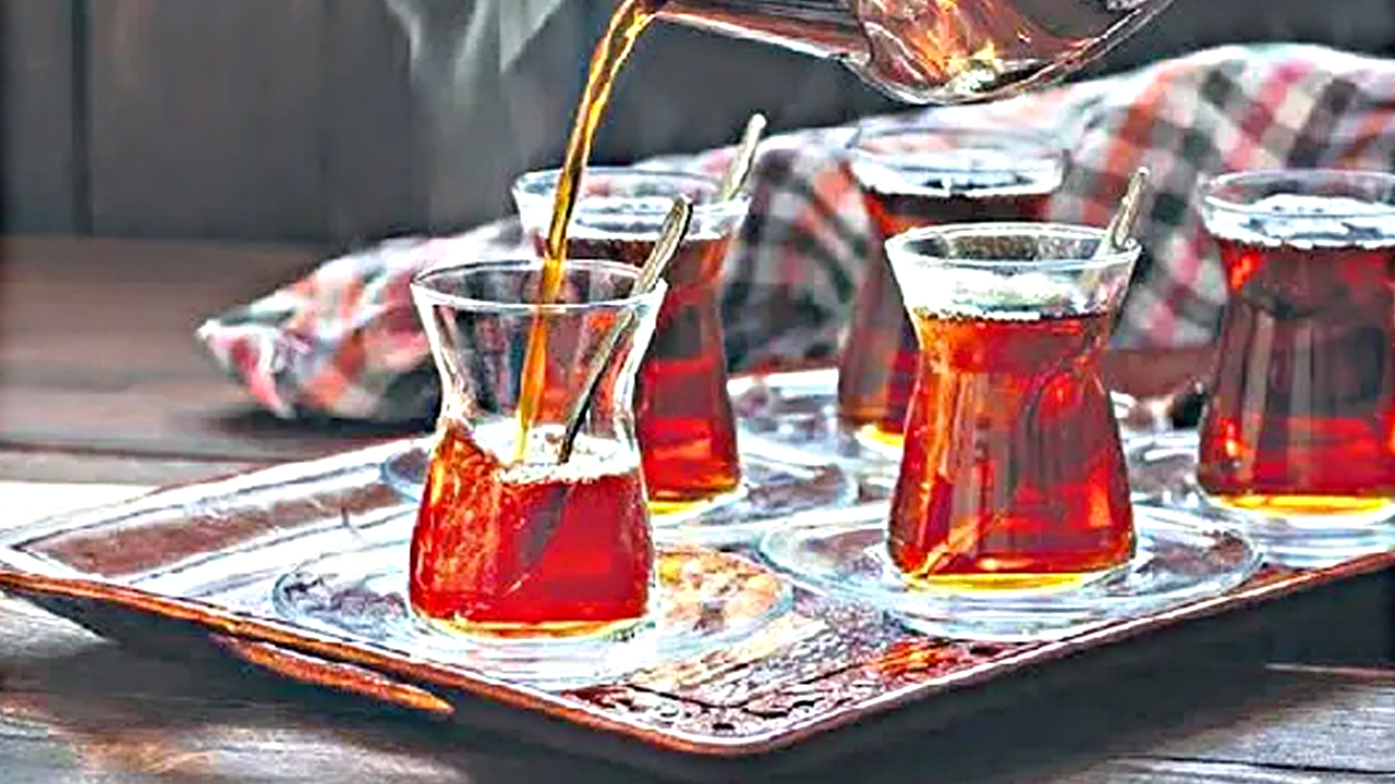 Foto - Çayın serüvenini biliyor muydunuz? Bakın sofralarımıza nerelerden geliyormuş: Çay nasıl demlenir?