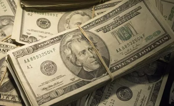 Foto - Cebinde, bankada dolar tutanlar dikkat! Ziraat Bankası'nın eski yetkilisi açıkladı: Dolar o rakamı görecek