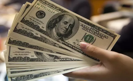 Cebinde, bankada dolar tutanlar dikkat! Ziraat Bankası'nın eski yetkilisi açıkladı: Dolar o rakamı görecek