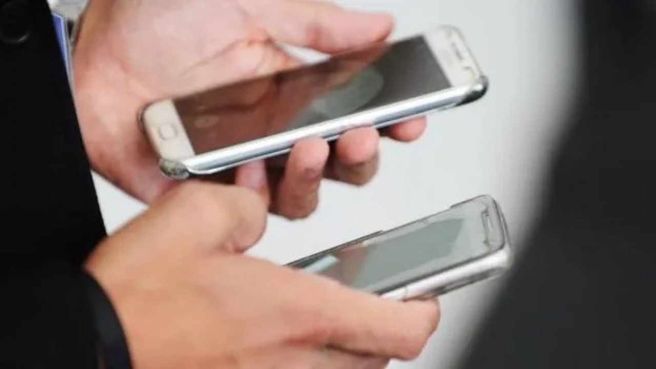 Foto - Cebinizdeki casus!