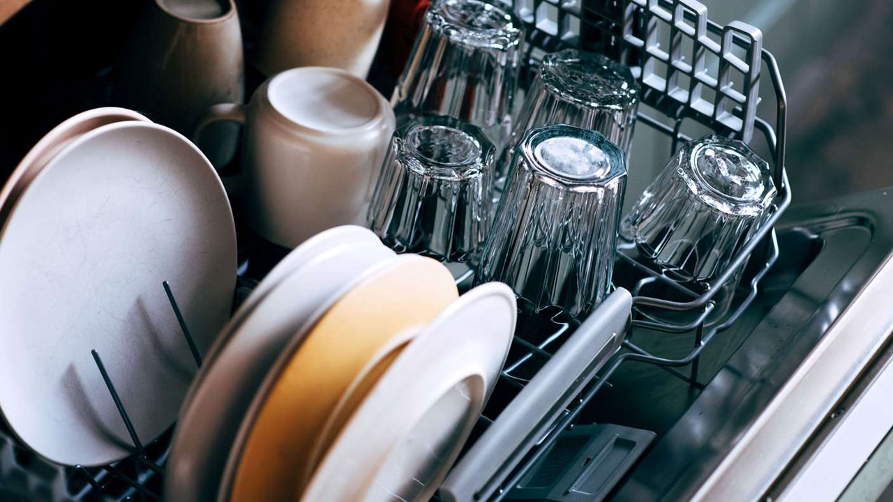 Foto - Cebinizi ve makinenizi yıpratıyor! Her gün bulaşık makinesi çalıştırmak zararlı mı?