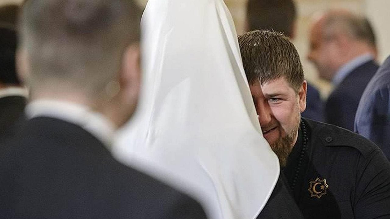 Foto - Çeçenistan’ın kukla lideri Kadirov’a gün doğdu! Önce bordo bere, şimdi nişan