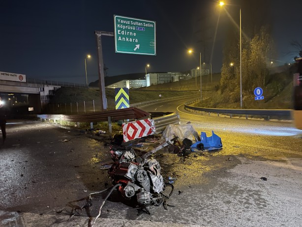 Çekmeköy'de bariyere çarpan otomobildeki 3 kişi yaralandı