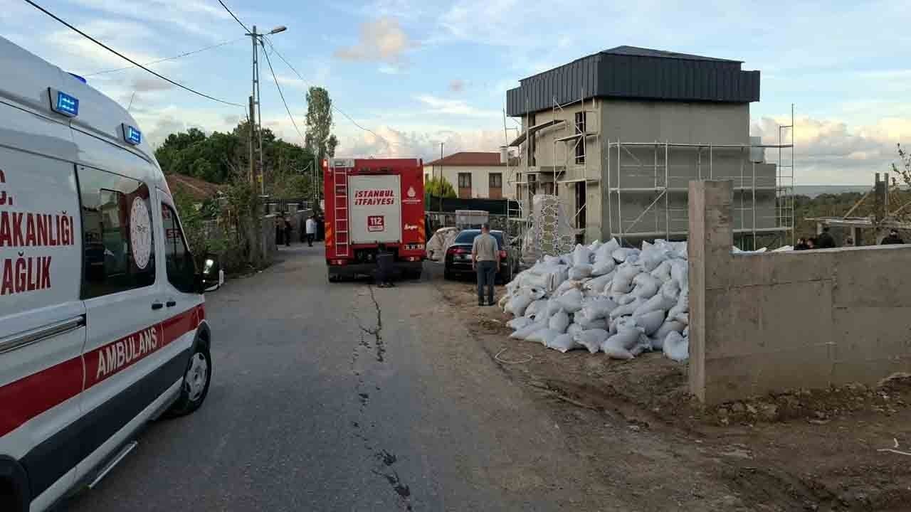 Foto - Çekmeköy'de inşaatta göçük: Toprak altında kalan işçi kurtarıldı