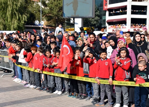 Foto - Çelik Kanatlar ve Jandarma Mehteran Takımı'ndan gösteri