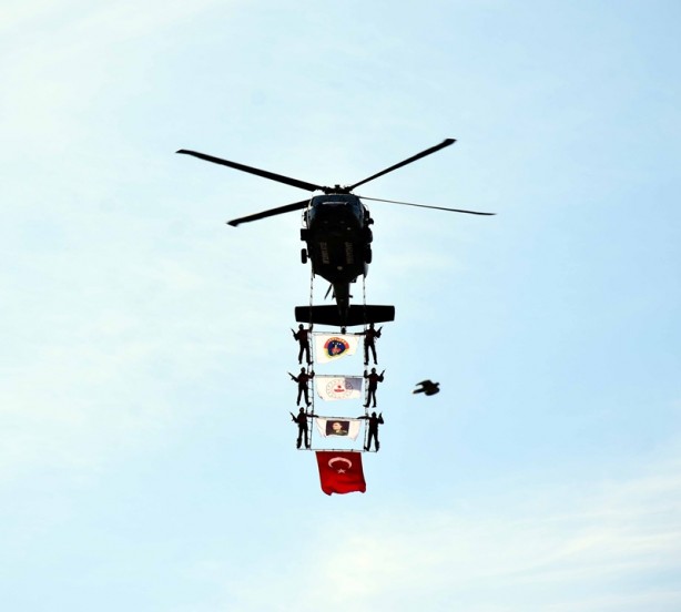 Foto - Çelik Kanatlar ve Jandarma Mehteran Takımı'ndan gösteri