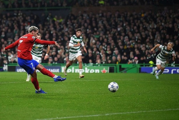 Foto - Celtic kulübüne taraftarından tokat gibi cevap! Tribünler Filistin bayraklarıyla doldu...