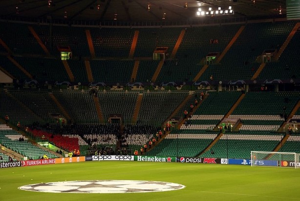 Foto - Celtic kulübüne taraftarından tokat gibi cevap! Tribünler Filistin bayraklarıyla doldu...