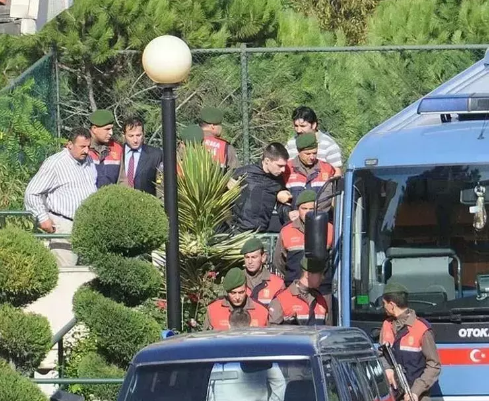 Foto - Cem Garipoğlu'nun elindeki mor lekelerin sırrı ortaya çıktı