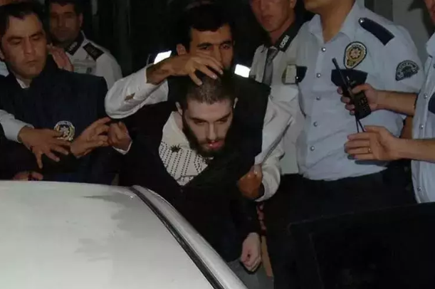 Foto - Cem Garipoğlu'nun elindeki mor lekelerin sırrı ortaya çıktı