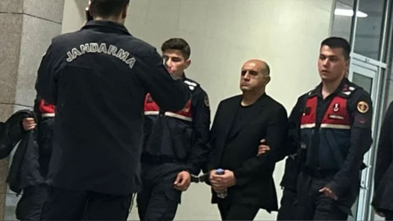 Foto - Cem Küçük 'bakın bu çok ciddi' diyerek duyurdu: O isme 8 koruma verilmiş