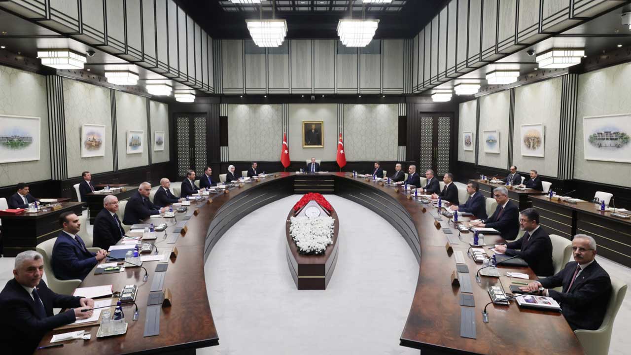 Foto - Cem Küçük, Berat Albayrak kulisini Türkiye'ye duyurdu! 'Kesin' dedi, 5 kişinin ismini verdi