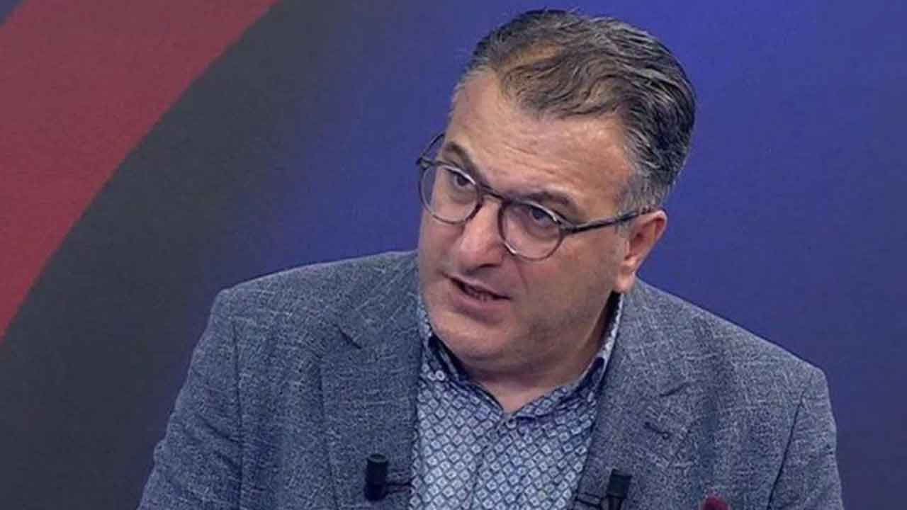 Cem Küçük canlı yayında açıkladı: Babası üzüntüden beyin kanaması geçirmiş, şimdi ne olacak