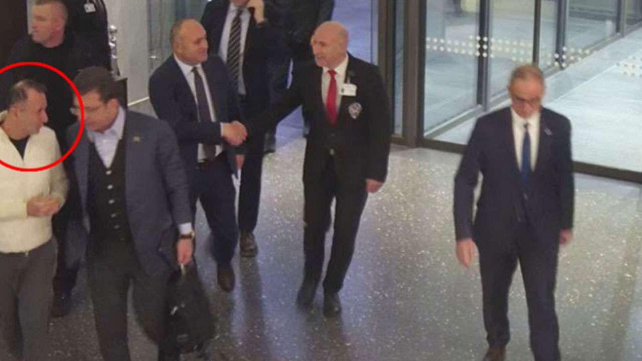 Foto - Cem Küçük canlı yayında açıkladı: İstediği kişilere ihale verdi