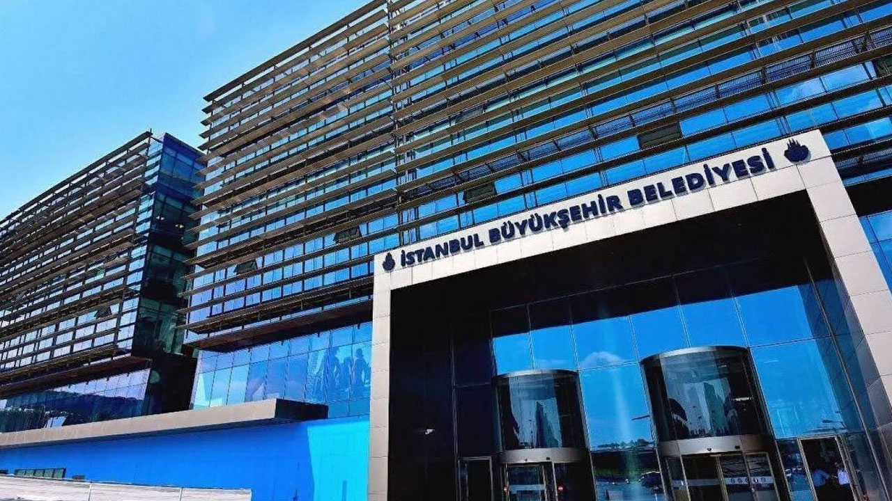 Foto - Cem Küçük canlı yayında açıkladı: İstediği kişilere ihale verdi