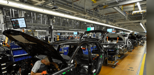 Foto - Cem Küçük canlı yayında kötü haberi duyurdu: Otomotiv devi Türkiye'ye yatırımını askıya aldı