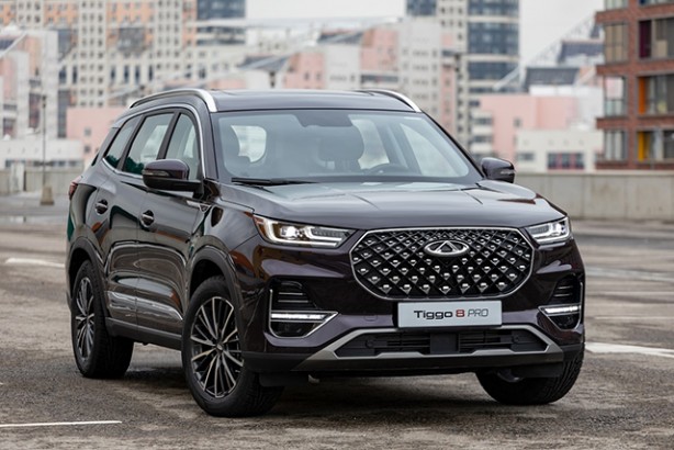 Foto - Cem Küçük canlı yayında kötü haberi duyurdu: Otomotiv devi Türkiye'ye yatırımını askıya aldı