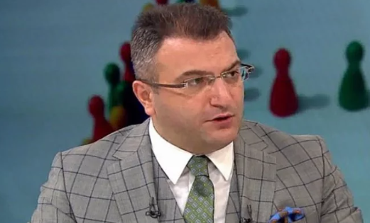 Foto - Cem Küçük çılgına döndü: Bir kere de hatalıyız deyin be ayıptır