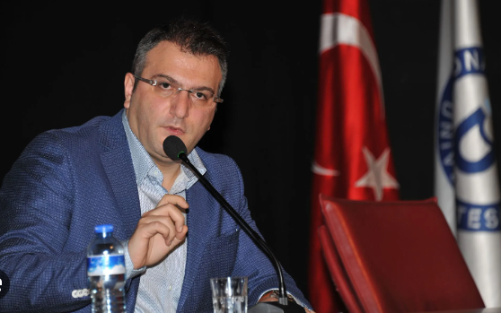 Foto - Cem Küçük çılgına döndü! Hükümet yetkililerine seslendi: Parasını toplayıp verelim