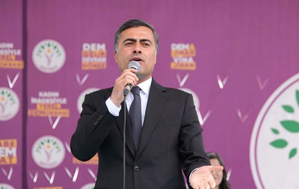 Foto - Cem Küçük 'Genel gidişat iyi değil' diyerek tepki gösterdi: Bu ayıptır