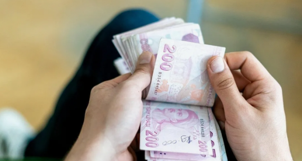 Foto - Cem Küçük 'iki kere telefonlaştık' dedi! Emekli maaşlarıyla ilgili kötü haber verildi