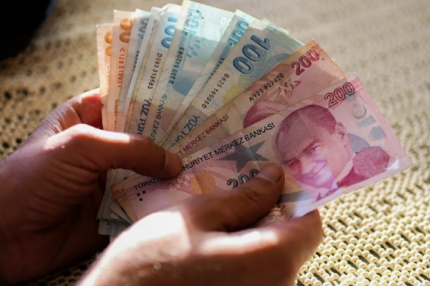 Foto - Cem Küçük 'iki kere telefonlaştık' dedi! Emekli maaşlarıyla ilgili kötü haber verildi