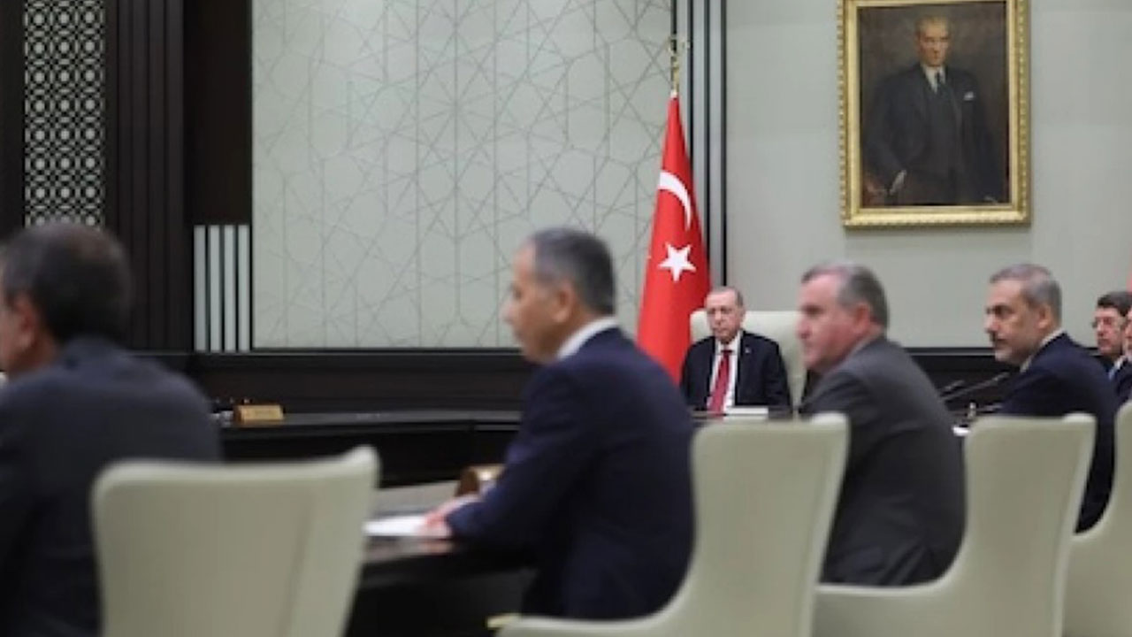 Foto - Cem Küçük kabinede yeri değişmeyecek ismin kim olduğunu açıkladı: Asla gitmez