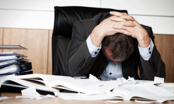 Foto - Cem Küçük canlı yayında çılgına dönerek açıkladı: İki dev şirket daha iflas etti! 450 bin insan mağdur