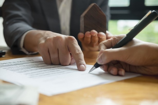 Foto - Cem Küçük canlı yayında çılgına dönerek açıkladı: İki dev şirket daha iflas etti! 450 bin insan mağdur