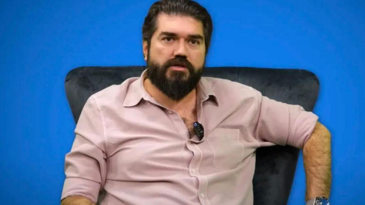 Foto - Cem Küçük şok etti! 'Kesin bilgi' dedi ve Rasim Ozan Kütahyalı'nın arkasındaki iki milletvekilini açıkladı