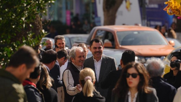 Foto - Cem Küçük, son İstanbul anketini paylaştı! AK Parti’yi bakın nereden vurdu: "Sokakta olumsuz karşılanıyor" 
