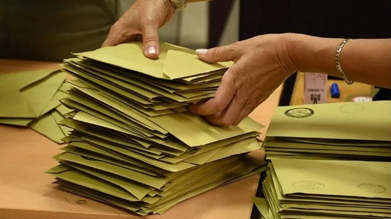 Foto - Cem Küçük son kulis bilgisini Türkiye'ye duyurdu: AK Parti bazı şehirlerde o partiyi destekleyecek