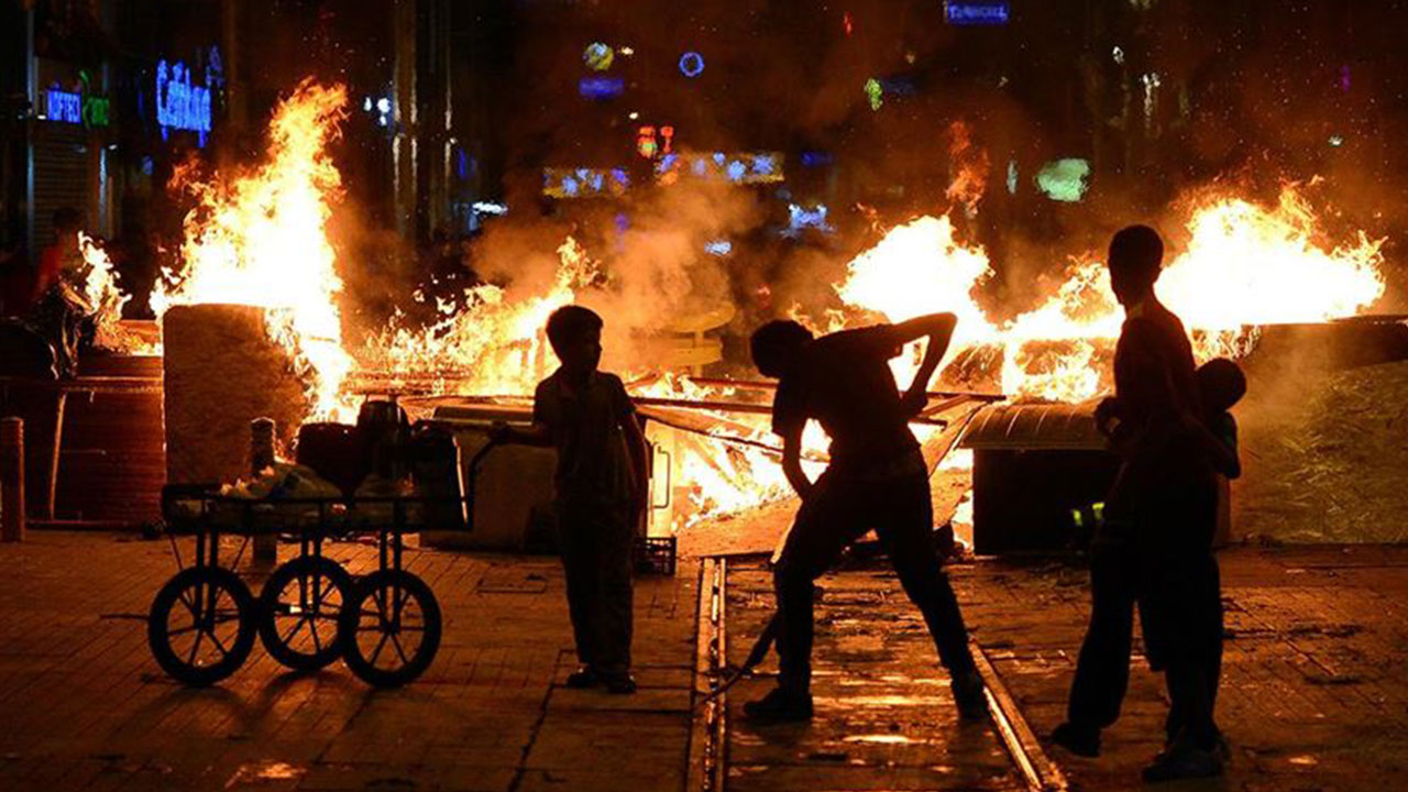 Foto - Cem Küçük 'Şu an hükümete yakın isimler de oradaydı' diyerek açıkladı! Gözaltılar her an başlayabilir