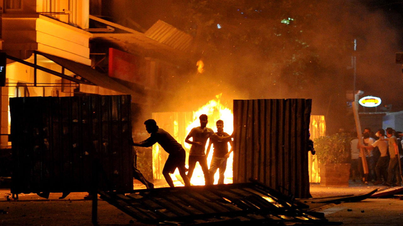 Foto - Cem Küçük 'Şu an hükümete yakın isimler de oradaydı' diyerek açıkladı! Gözaltılar her an başlayabilir