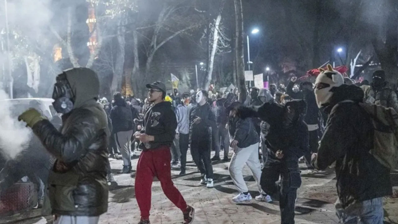 Foto - Cem Küçük'ten AK Parti'ye çok büyük sitem: Yetkili isimler nerelerdesiniz?