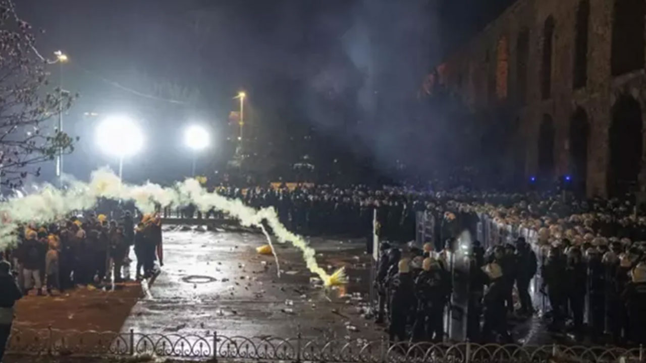 Foto - Cem Küçük'ten AK Parti'ye çok büyük sitem: Yetkili isimler nerelerdesiniz?