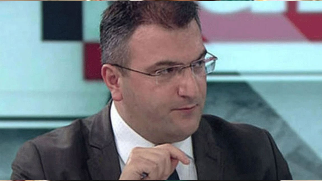 Foto - Cem Küçük'ten AK Parti'ye katılacak isimle ilgili sitem: Türkiye’de büyük lokma ye, büyük laf etme