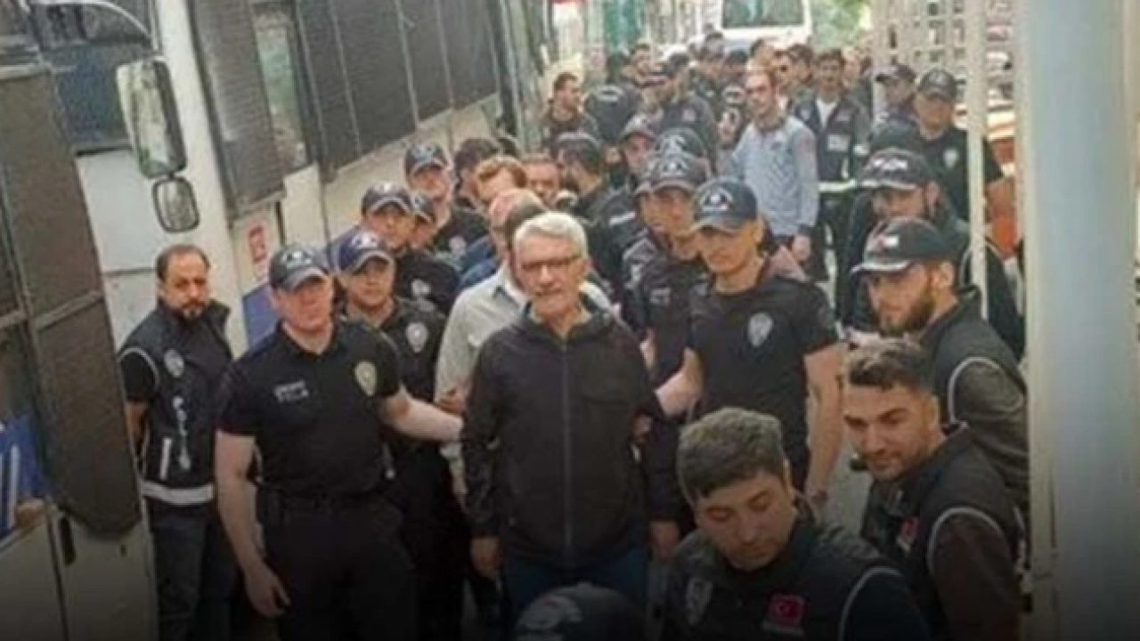 Foto - Cem Küçük'ten AK Parti'ye sitem: Bu nasıl dava anlayışı, gerçekten olacak iş değil