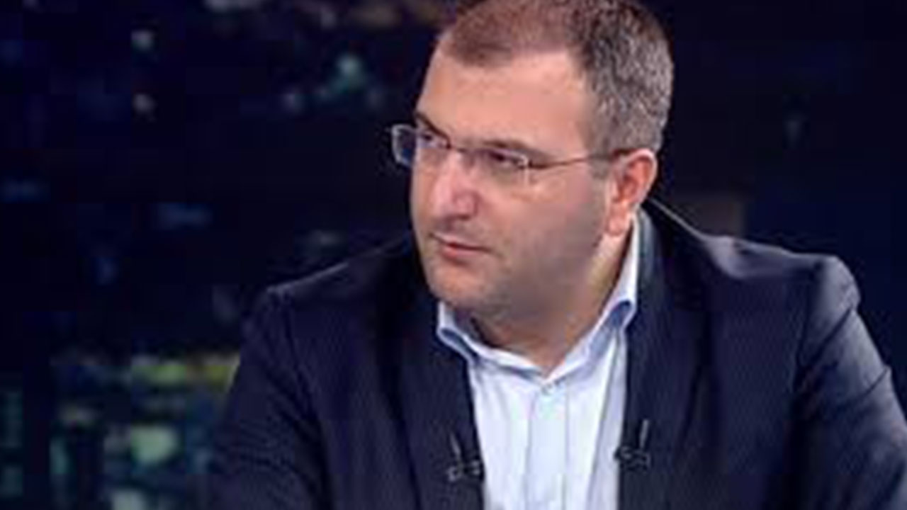 Foto - Cem Küçük'ten canlı yayında gündemi sarsacak çıkış: O ismin hesabına 1 milyon lira gönderildi