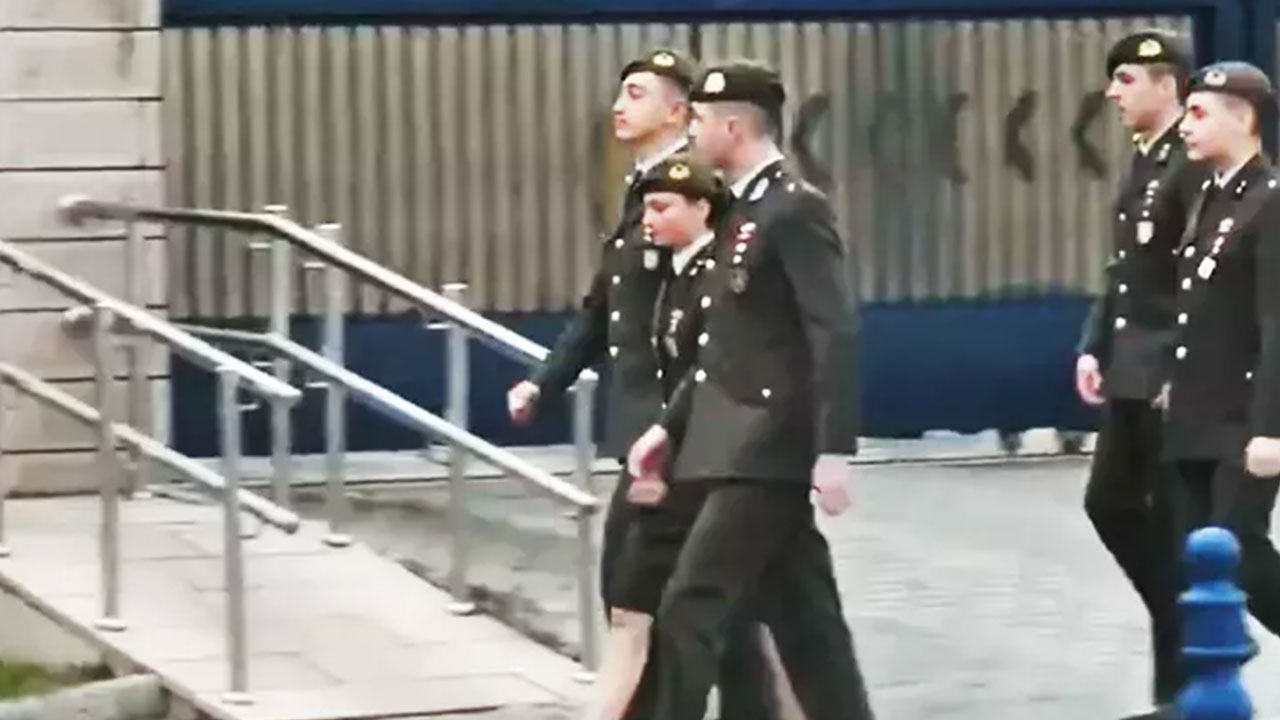 Foto - Cem Küçük'ten çok konuşulacak çıkış: Bu bir cunta girişimidir