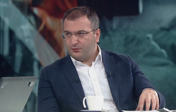 Foto - Cem Küçük’ten Ece Üner’e sert tepki