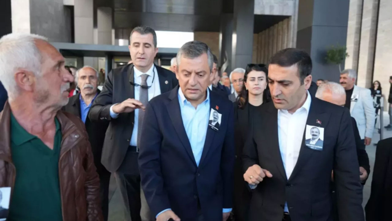 Foto - Cem Küçük’ten gündemi sarsacak açıklama: Saldırıdan şüphe ediyorum