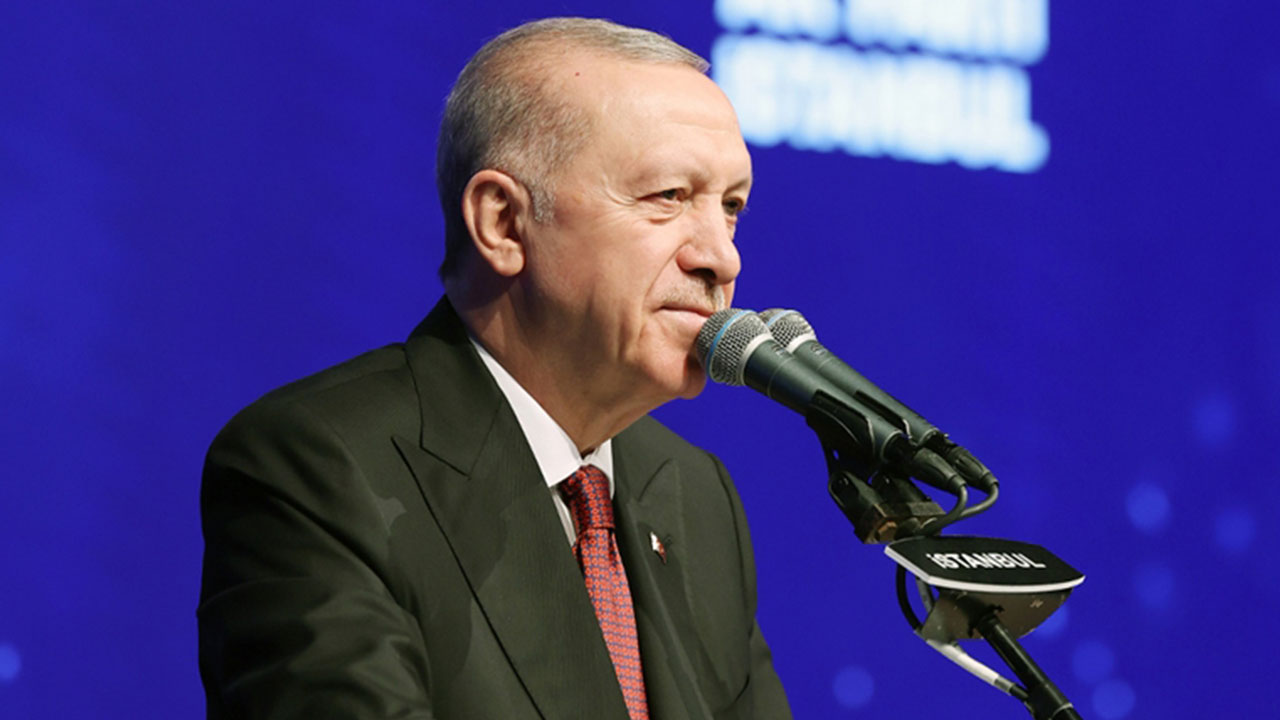 Foto - Cem Küçük'ten gündemi sarsan çıkış: Erdoğan o isimleri tasfiye edecek