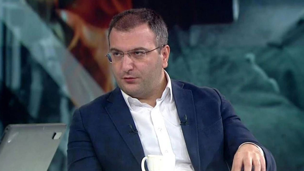  Cem Küçük'ten gündemi sarsan çıkış: Erdoğan o isimleri tasfiye edecek