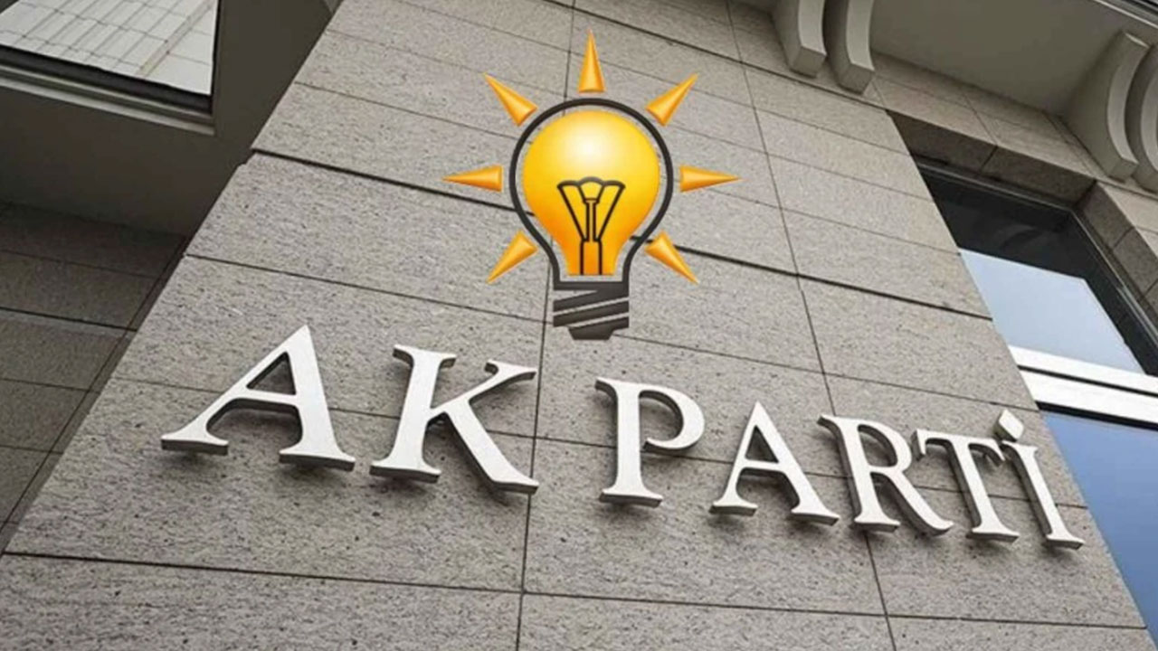 Foto - Cem Küçük'ten gündemi sarsan çıkış: Erdoğan o isimleri tasfiye edecek