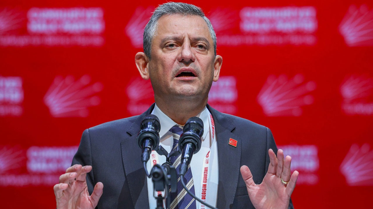 Foto - Cem Küçük'ten olay çıkış: O isim adam öldürse Erdoğan'dan bilecekler