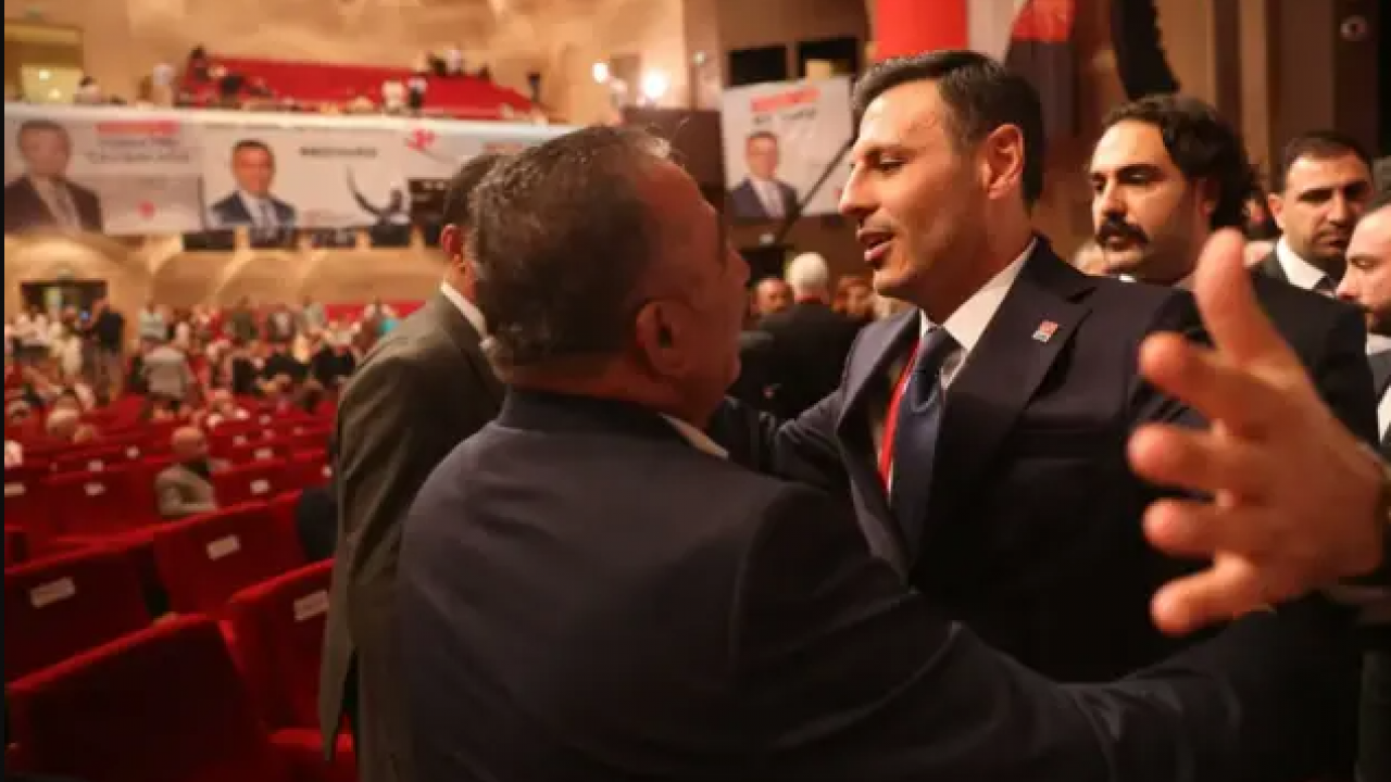 Foto - Cem Küçük'ten olay kulis: Top Ankara’ya atılmış, Kararı Ankara versin diye bekleniyor