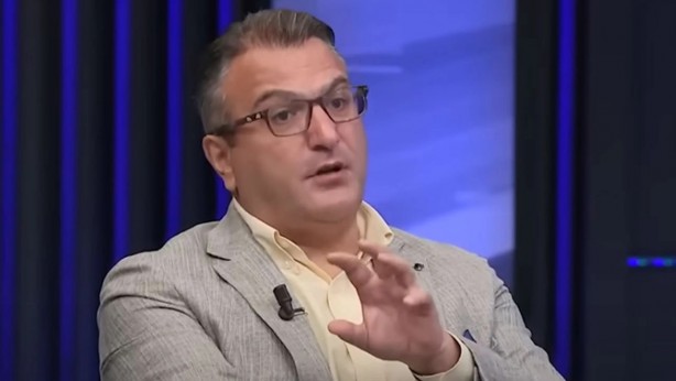 Cem Küçük’ü hiç böyle görmediniz! Resmen şaşkına döneceksiniz