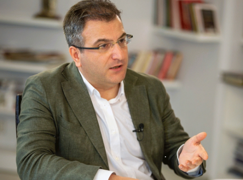 Cem Küçük'ün canlı yayınında ağzından kaçırdı! Emeklilere verilecek parayı açıkladı, çok büyük sürpriz