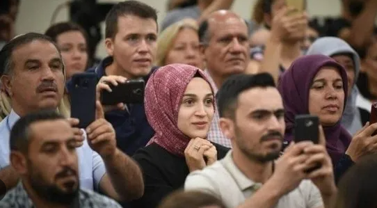 Foto - Cem Küçük'ün canlı yayınında duyuruldu: Biraz moraller bozulabilir